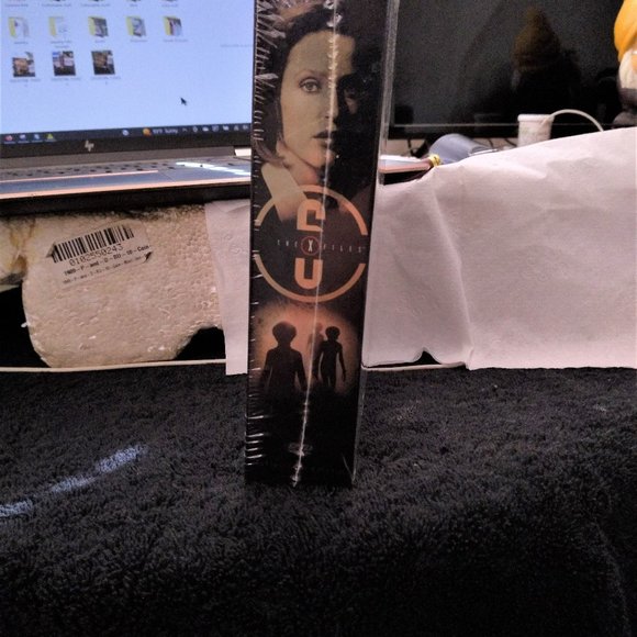 The X Files season Six on CD Gold Cover Collectors edition - Picture 3 of 7